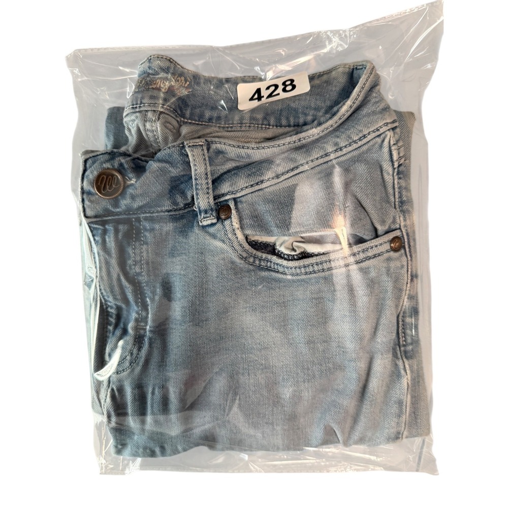 Wrangler Womens Light Wash Wide Leg High Rise Denim Jeans Retro Style - Picture 8 of 8